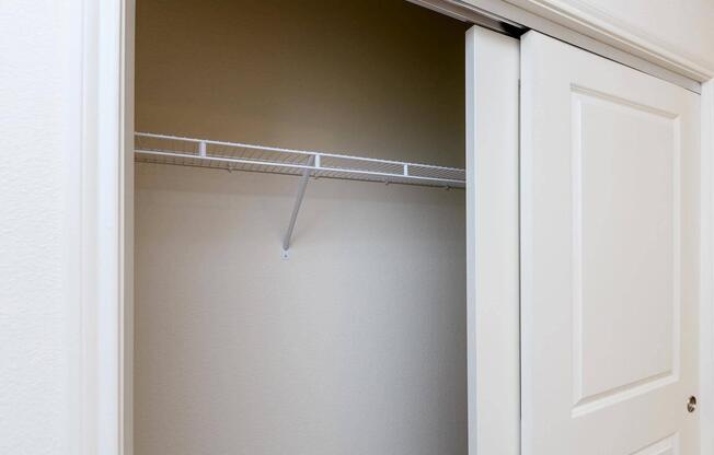 1 bed, 1 bath, 758 sqft, $1,041