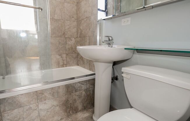 1 bed, 1 bath, 800 sqft, $2,350, Unit 626-2F