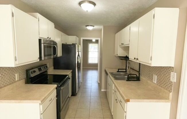 3 beds, 2 baths, $1,500