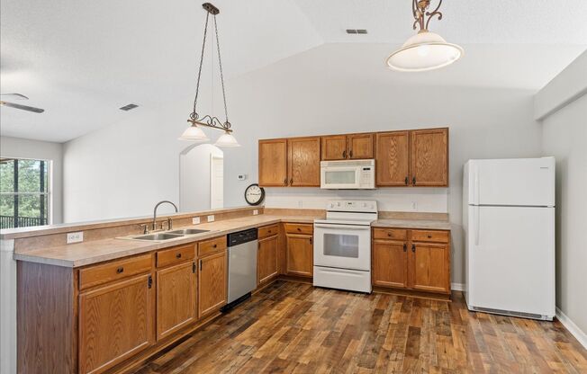 3/2 Lake view!
