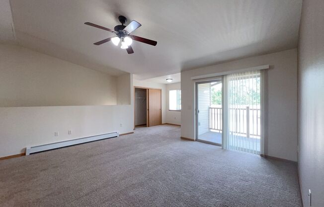 3 beds, 2 baths, 1,319 sqft, $1,470, Unit WI 3550-87