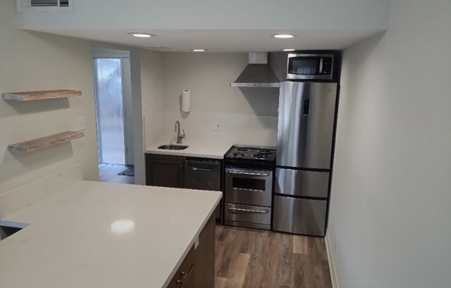 8802 Ilona Ln 8