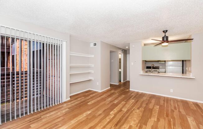 1 bed, 1 bath, 685 sqft, $890