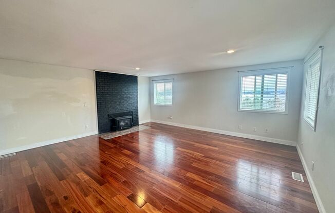 Must See Home!!