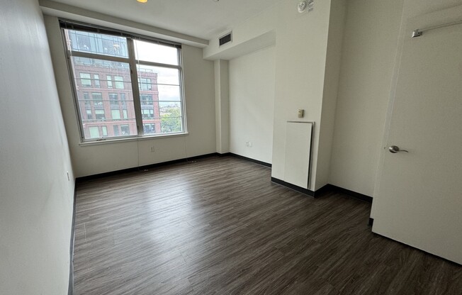 3 beds, 2 baths, 1,385 sqft, $5,000, Unit 501