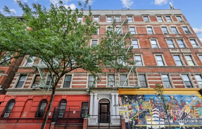 101 W 126 ST