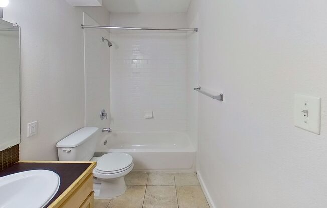 1 bed, 1 bath, 700 sqft, $1,054, Unit LAW11-313