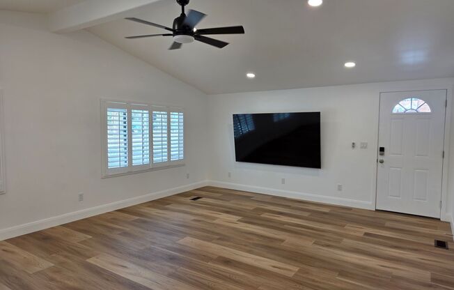 FIRST 2 WEEKS FREE-Beautifully remodeled 3 bed/2 bath Manufactured Home BHC