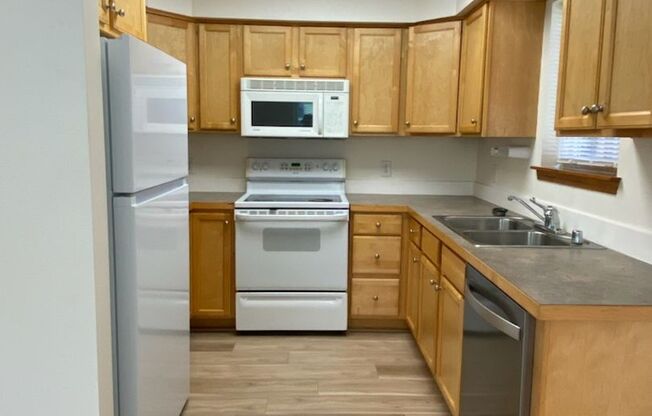 3 beds, 2 baths, 1,100 sqft, $2,400