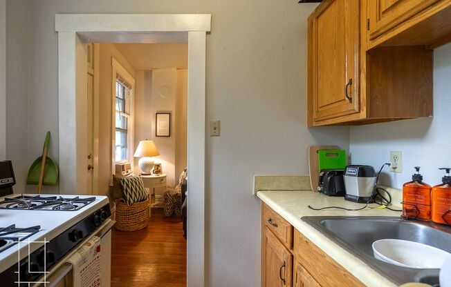 1 bed, 1 bath, $1,150, Unit 1119 Pennsylvania Ave Apt. B