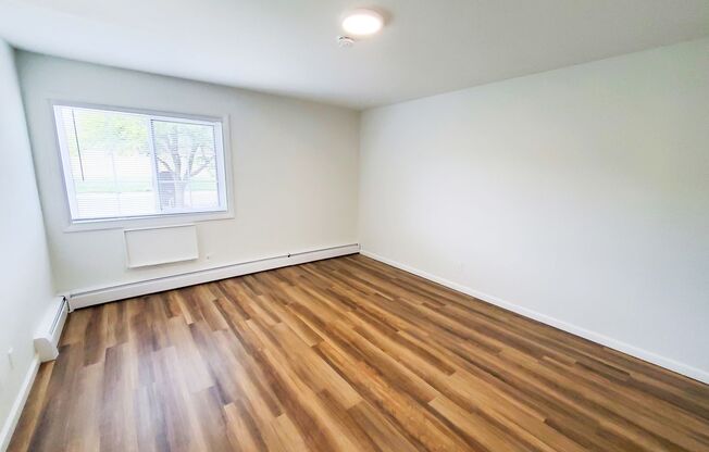 2 beds, 1 bath, 1,027 sqft, $1,299, Unit 5-207