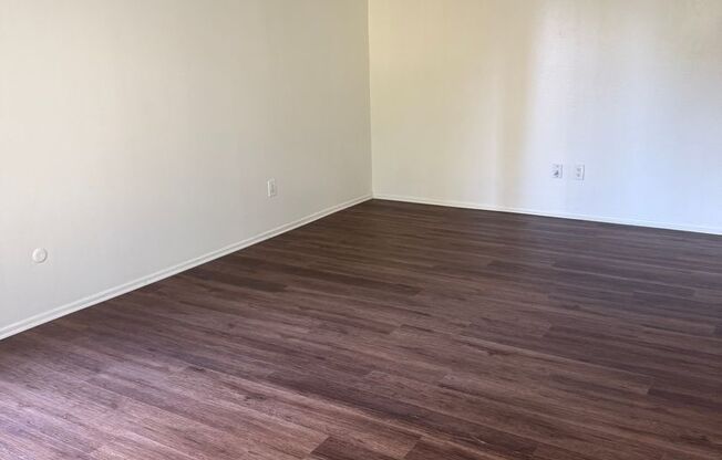 1 bed, 1 bath, 770 sqft, $1,895, Unit 16