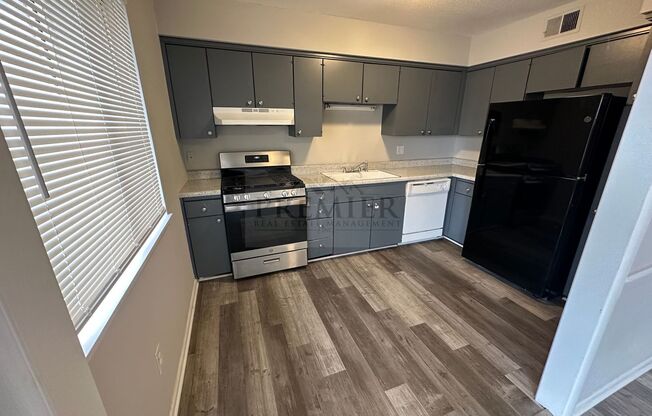 2 beds, 1 bath, $900, Unit 8034