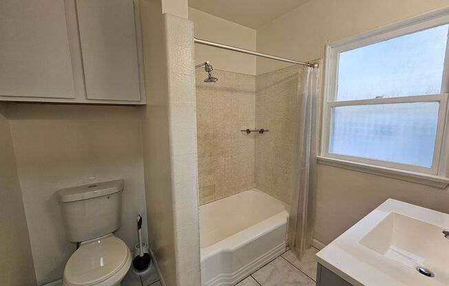 1 bed, 1 bath, $1,995, Unit 1523