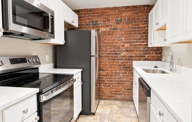 2 beds, 1 bath, 850 sqft, $3,850, Unit TEN