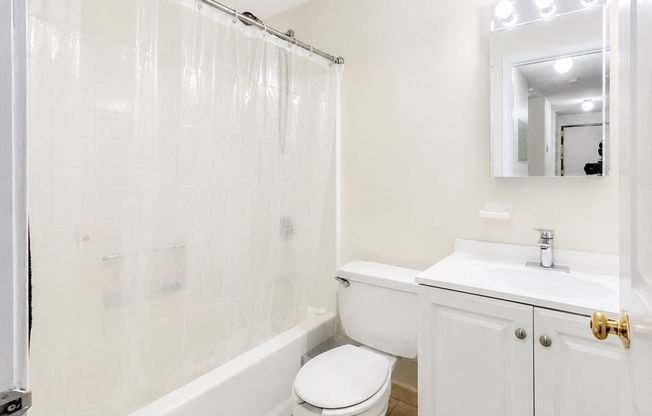2 beds, 1.5 baths, 915 sqft, $3,700, Unit 602