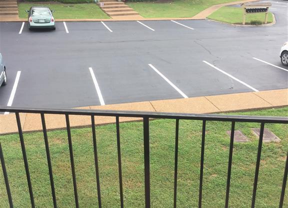 Condo Living Close to everything in Brentwood