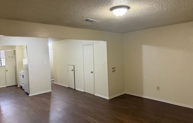 2 beds, 1.5 baths, 1,100 sqft, $900, Unit 1855-C