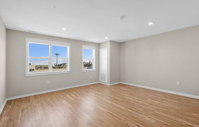 Studio, 1 bath, 548 sqft, $1,940, Unit 705