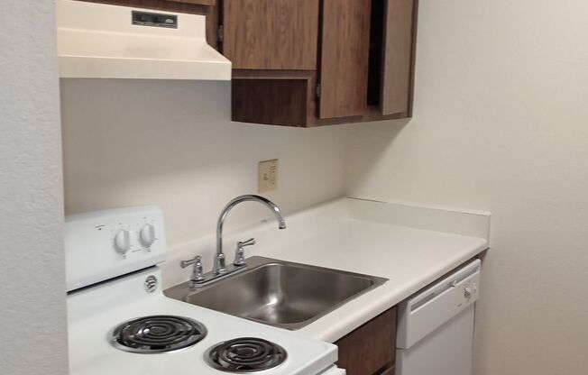 1 bed, 1 bath, 525 sqft, $949, Unit 151