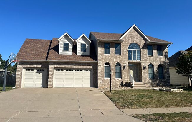 4 beds, 5 baths, $2,975