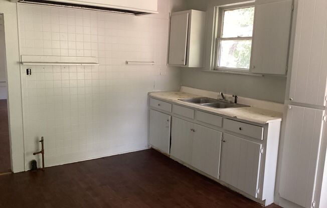 2 beds, 1 bath, $515