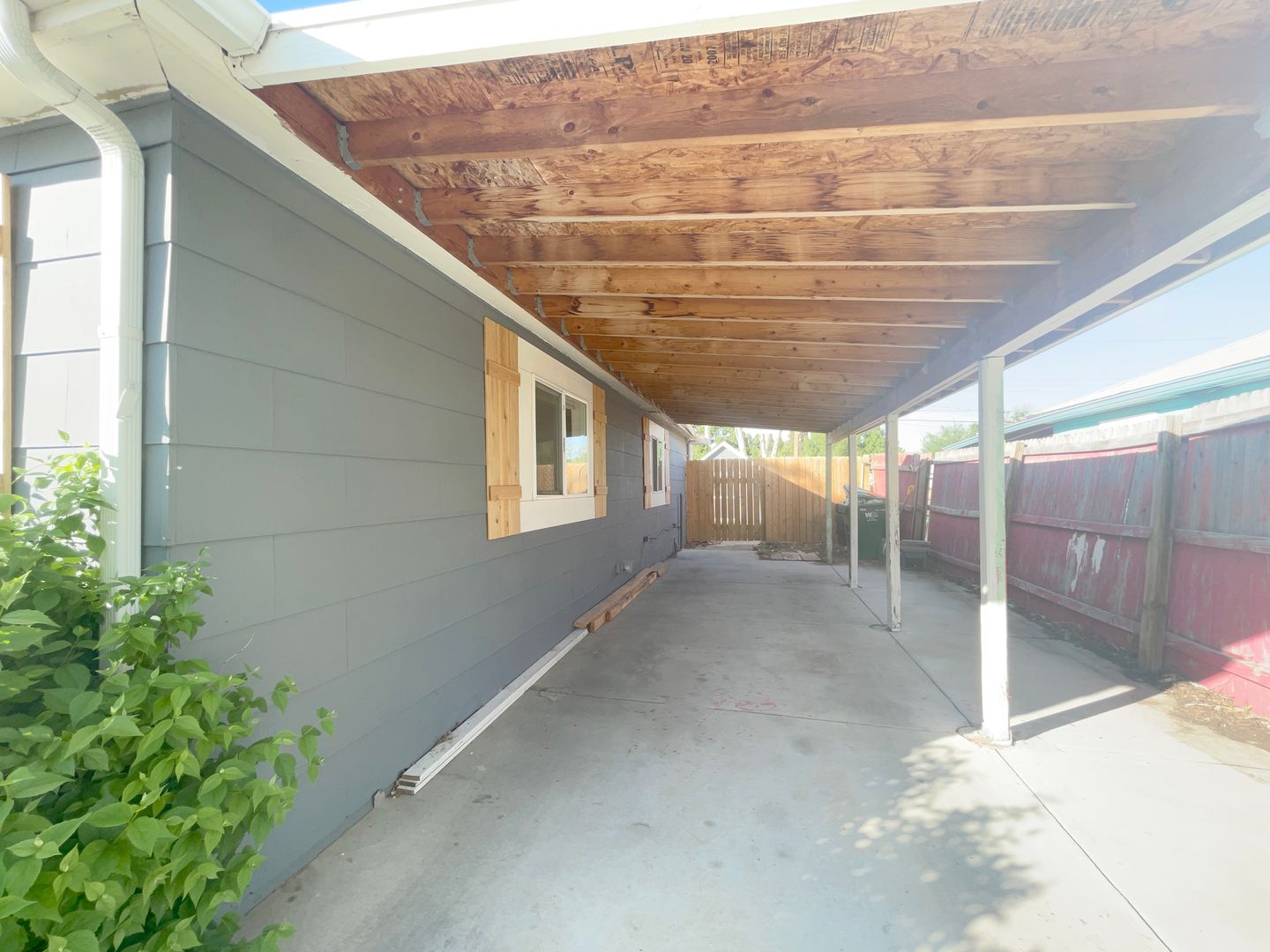 IMPROVED PRICE!!!!!!  Gorgeous 3 bedroom ranch in established neighborhood!