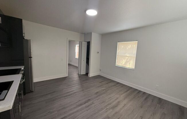 1 bed, 1 bath, $1,800, Unit 157 W 16th St Unit 3