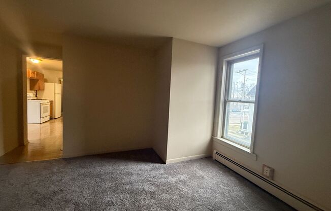 1 bed, 1 bath, $1,000, Unit 2B