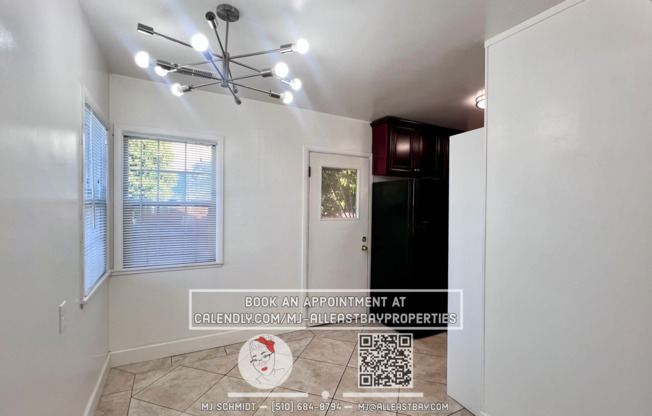 Beautiful 3 bedroom home with large backyard and garage