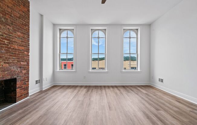 2304 1/2 E Carson Street