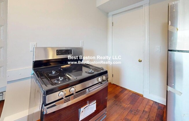 16 R WARREN AVE