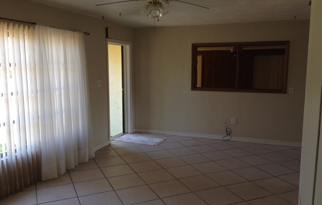 Great 3 Bedroom Home 2 blocks from Indian River
