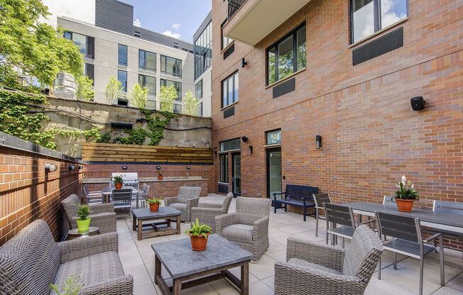 525 MYRTLE AVE