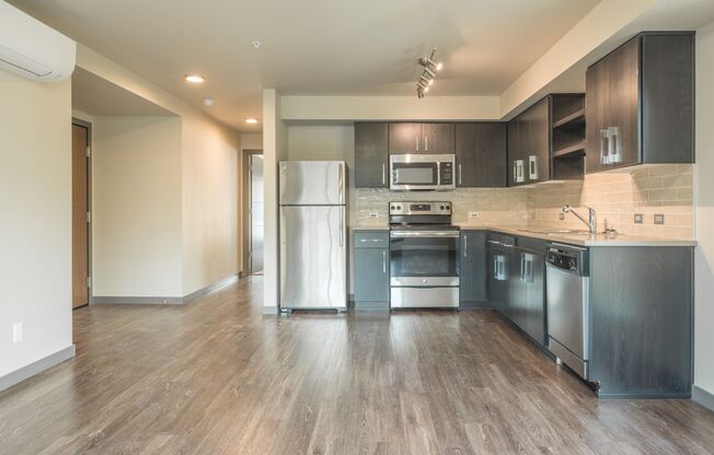 1 bed, 1 bath, 755 sqft, $1,650, Unit 2102
