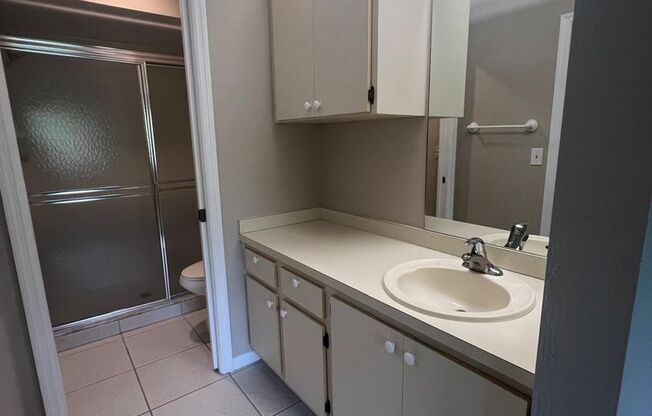 2 beds, 2 baths, $1,595, Unit Unit 408