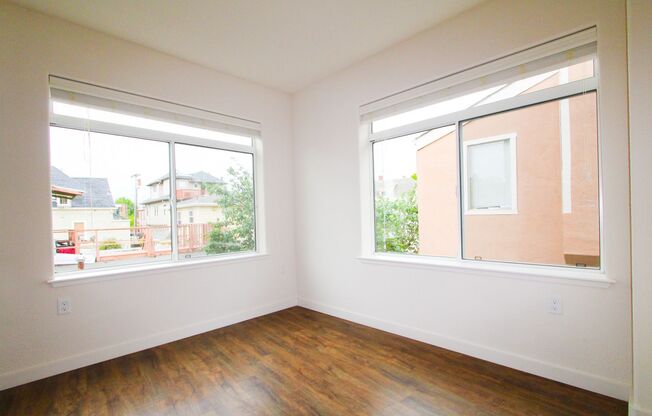 2 beds, 1 bath, $3,295, Unit Stranda Apartments - 2Bedroom 2027 - 2028