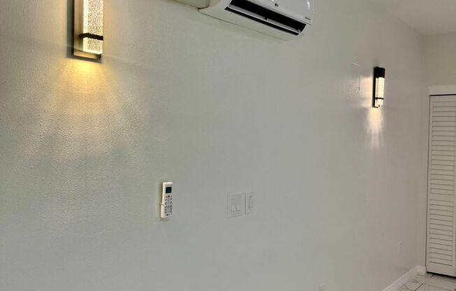 Studio, 1 bath, 500 sqft, $1,095, Unit Apt 50