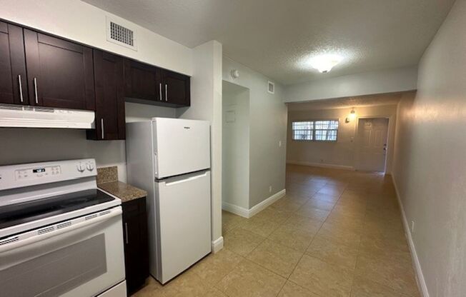 Studio, 1 bath, 550 sqft, $1,395, Unit 106