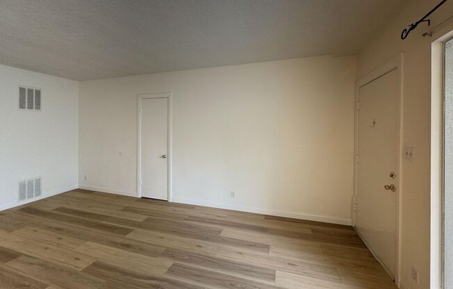 2621 Centinela Ave. #3