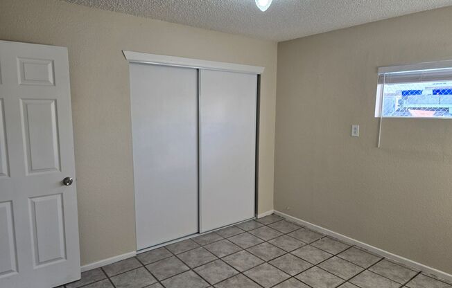 2 beds, 1 bath, 750 sqft, $1,095, Unit UNIT 4