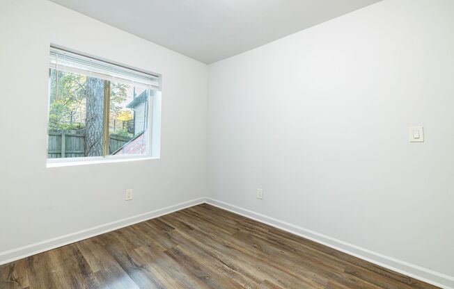 2 beds, 1 bath, 725 sqft, $1,199, Unit C5