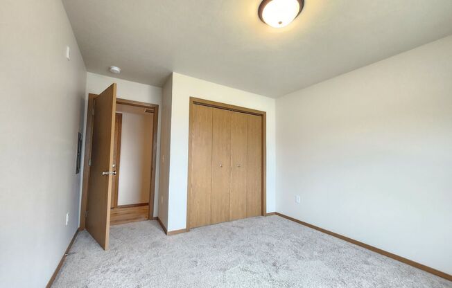 2 beds, 1 bath, 1,006 sqft, $1,290, Unit 3520 108