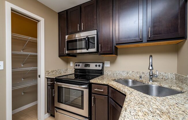 River Ridge Place - 201 Building