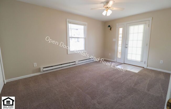 3 beds, 1 bath, $1,300