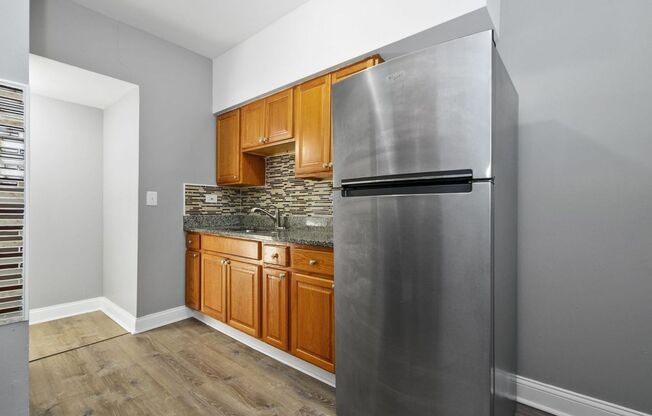 2 beds, 1 bath, 550 sqft, $1,630, Unit 4242 - 3W