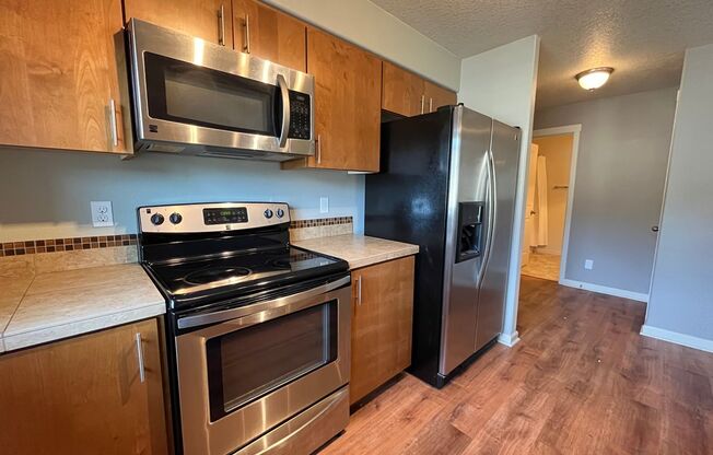 Spacious Hillsboro 2 Bed 2 Bath Condo - Garage Parking and Washer, Dryer included!