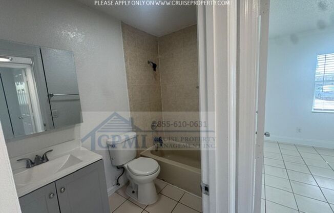 2 beds, 1 bath, 827 sqft, $1,895, Unit 632