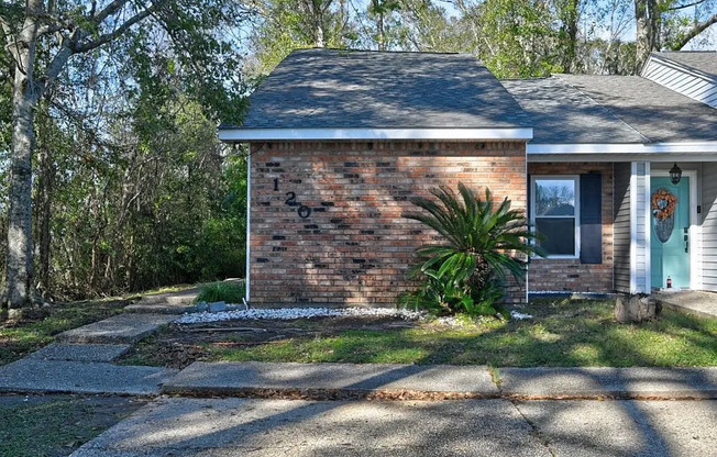 Spacious, quiet townhouse