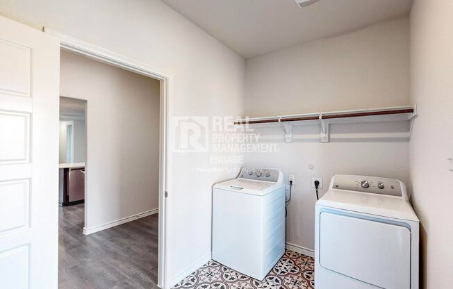 3 beds, 2 baths, $2,300